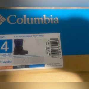 Brand New with tags and box Columbia Size 4 Boys Youth Waterproof Winter Boots.